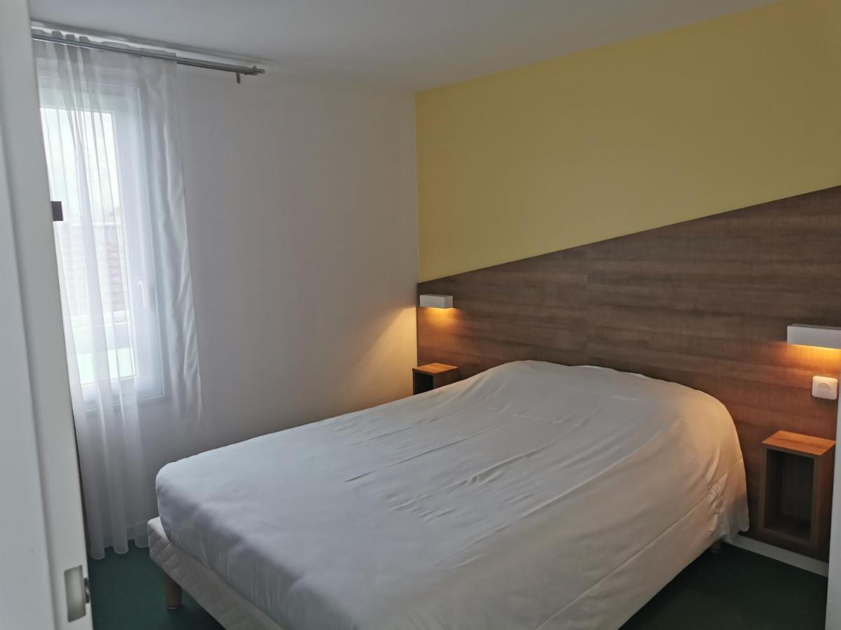 Fasthotel Paris Ouest Bouafle מראה חיצוני תמונה