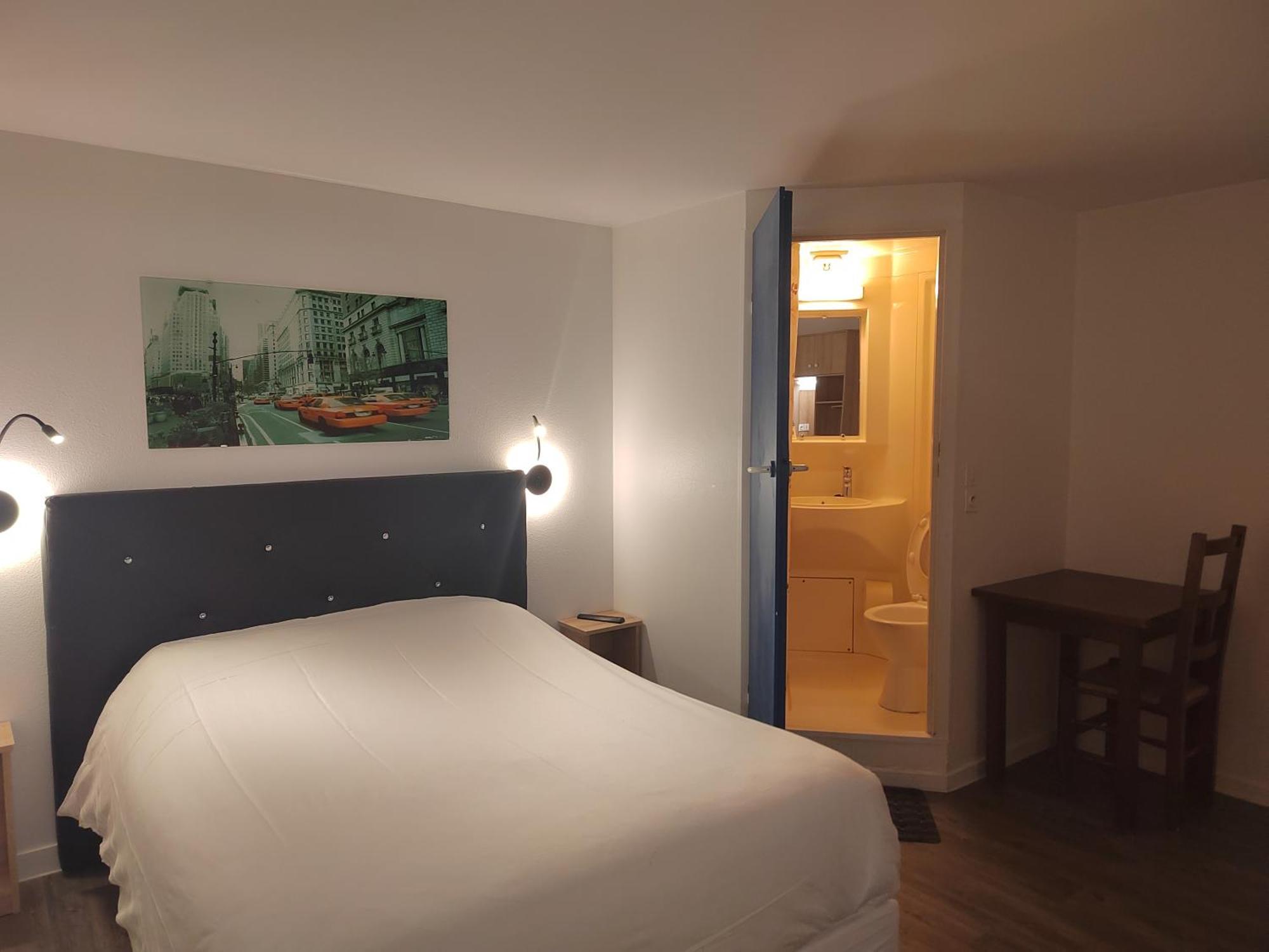 Fasthotel Paris Ouest Bouafle מראה חיצוני תמונה