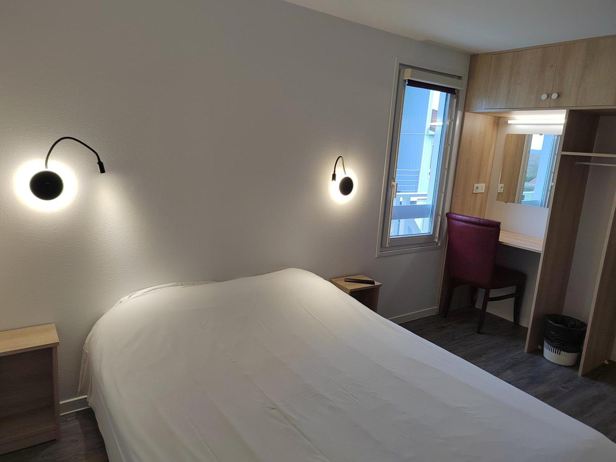 Fasthotel Paris Ouest Bouafle מראה חיצוני תמונה